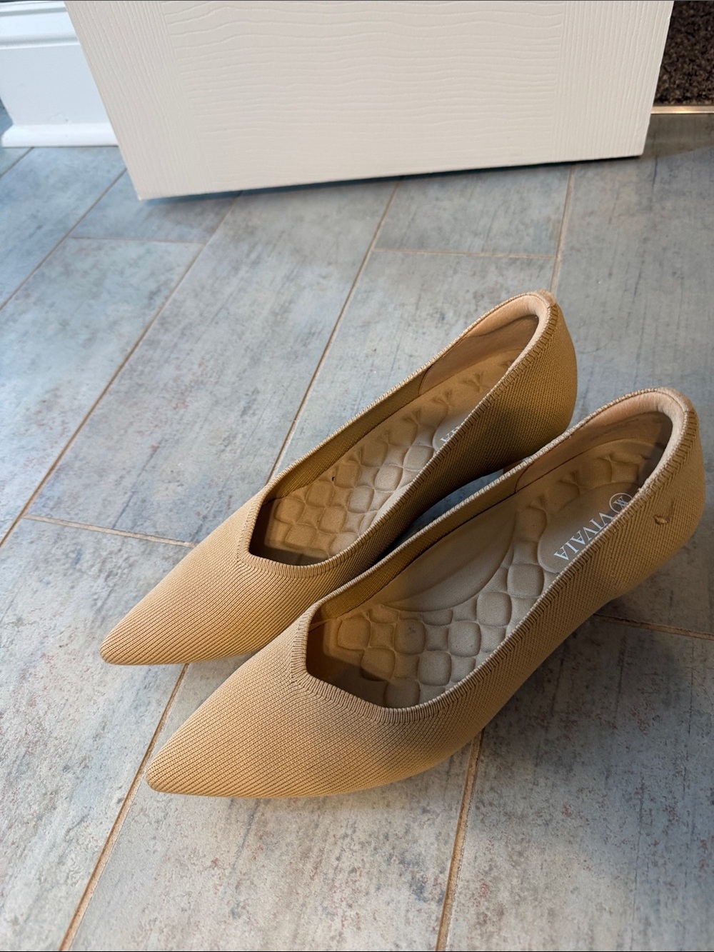 VIVAIA Women's Pointed Toe Kitten Heels in Beige - Picture 2 of 5